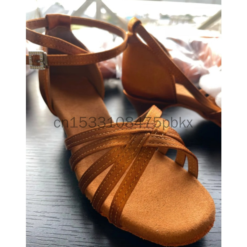 Erwachsenen-Tanzschuhe aus Sat – Women Shoes Kinds Bewertung und Preis